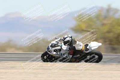 media/Apr-20-2025-CVMA (Sun) [[39090e8767]]/Race 9-Formula LW Twins Shootout/